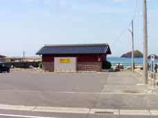 山陰海岸ジオパーク−諸寄漁港トイレ